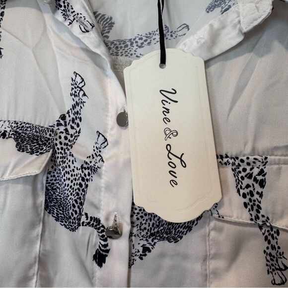 Vine & Love Women’s White Satin Leopard Print Button Down Blouse Size Large NWT - Picture 7 of 8